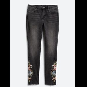 DRIFTWOOD
Jackie Skinny High Rise Embroidered Jean Size 25